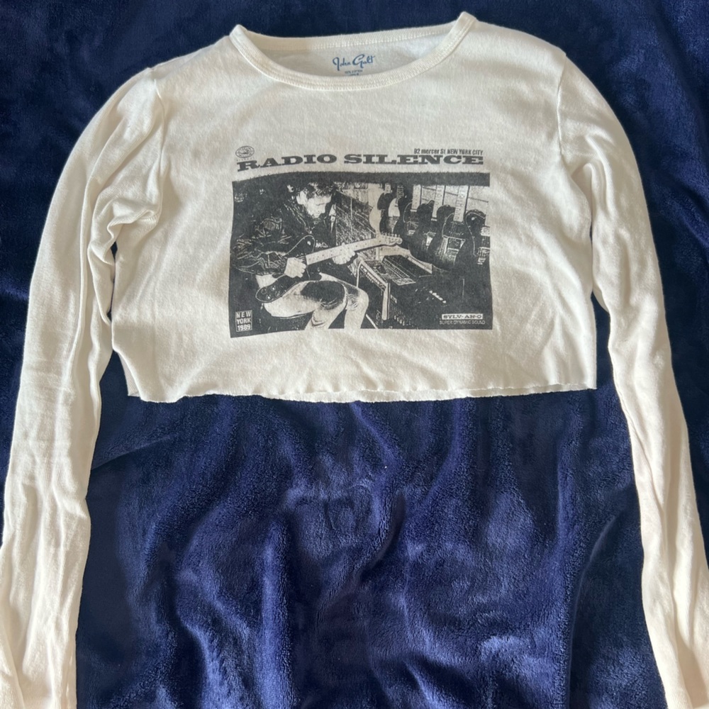 brandy melville hailie radio silence crop top